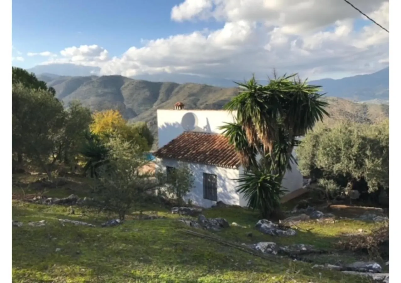 Sunny Hillside Casita In Guaro Apartment